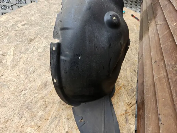 Front Right Wheel Arch VW Fox image 7