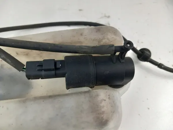 RENAULT KANGOO II VAN Ruitensproeiervloeistofreservoir 8200431474 image 4