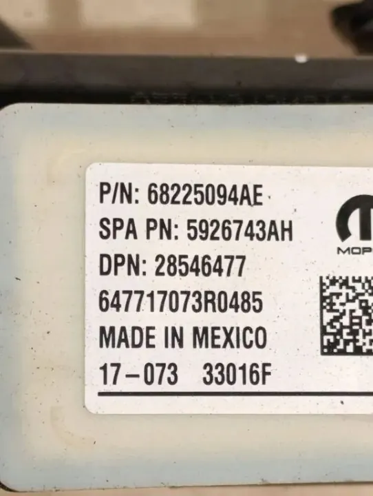 Motor de puerta corredera OEM 28546477 Chrysler Pacifica image 3