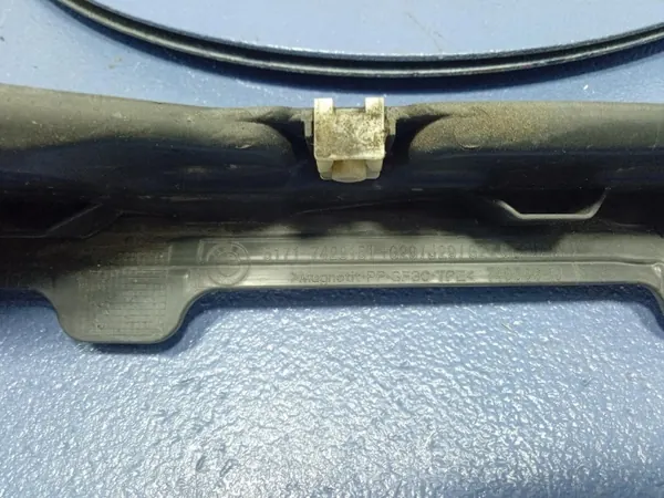 BMW 3 G20 Nedre vindrutetätning OEM 7428151 image 5