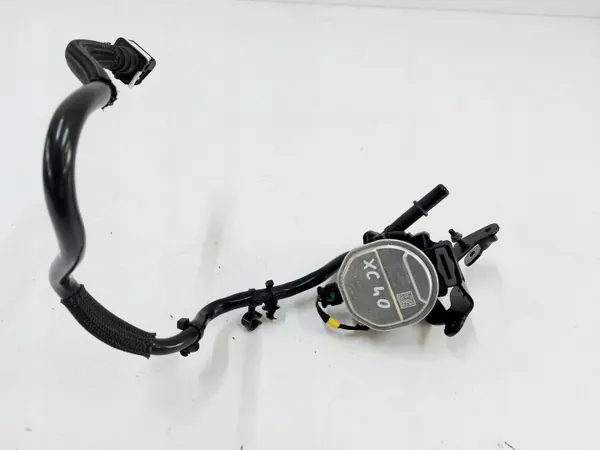Volvo Bränslepump Ventil Rör OEM 32462079 - Begagnad image 2