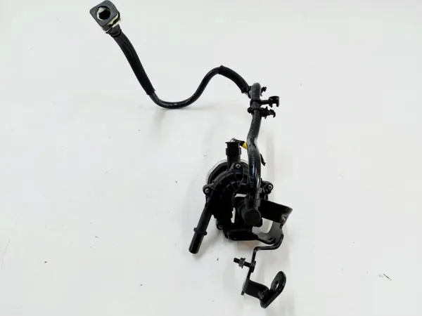 Volvo Bränslepump Ventil Rör OEM 32462079 - Begagnad image 3