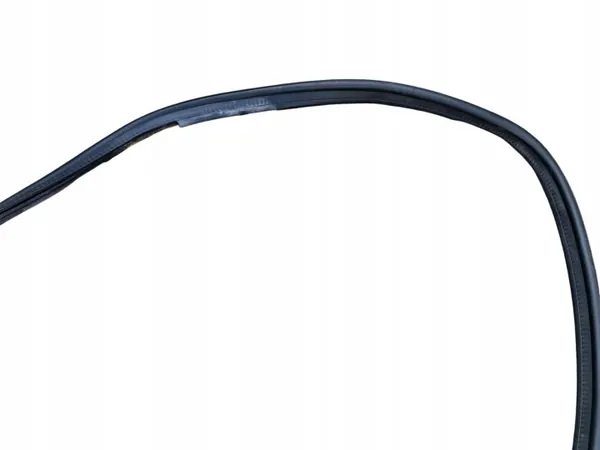 Joint de coffre Mercedes W211 Break OEM - État utilisé image 4