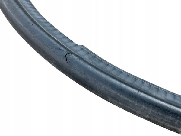 Joint de coffre Mercedes W211 Break OEM - État utilisé image 5
