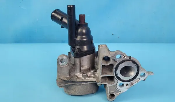 Pompe à eau OEM 0810105920102 pour Toyota RAV4 V image 2