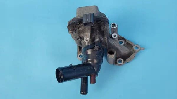 Pompe à eau OEM 0810105920102 pour Toyota RAV4 V image 4