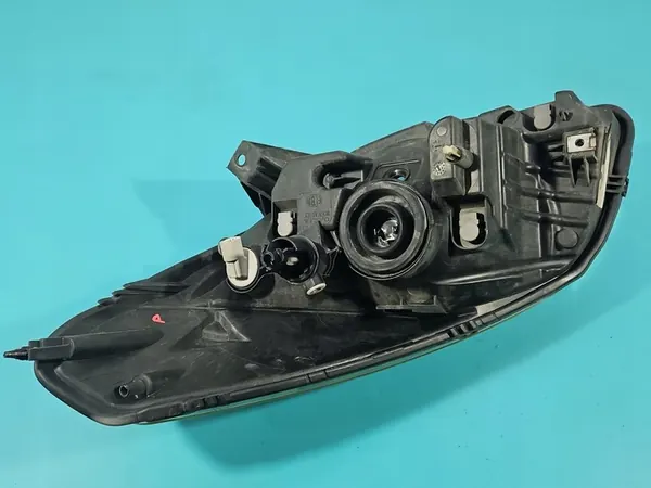 Oikea ajovalaisin Dacia Sandero I 08-12 OEM 8200733877 image 6