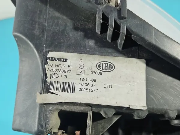 Oikea ajovalaisin Dacia Sandero I 08-12 OEM 8200733877 image 7