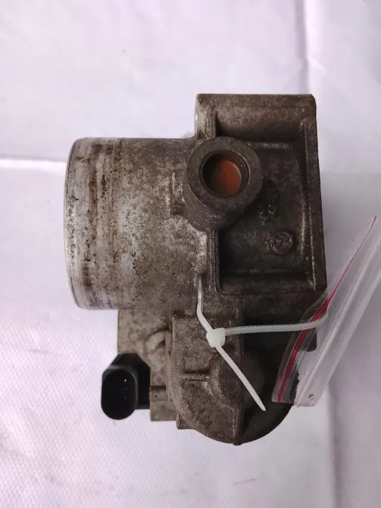 Kaasutin OEM 12522248 VW Passat B6:lle image 3