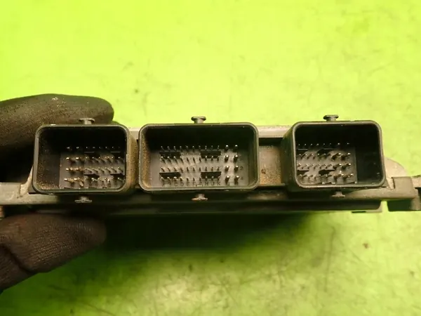 ECU motor OEM 8200851165 S120202116A para Renault image 3