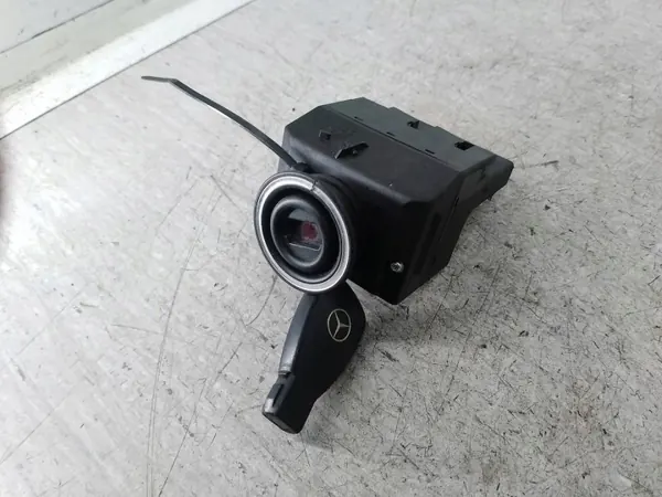Mercedes contactsleutel OEM 2035450608 - Gebruikt image 3