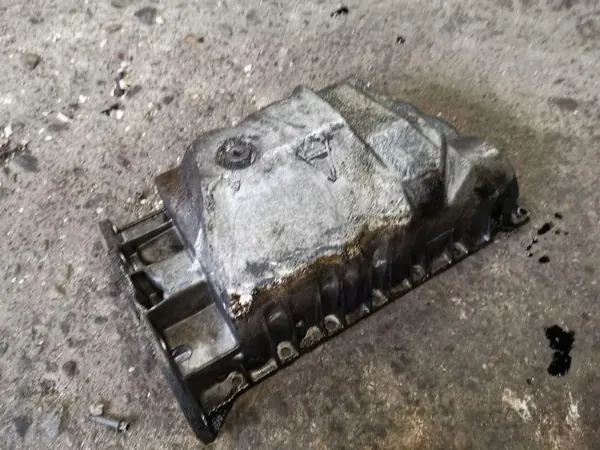 Gebrauchte Ölwanne OEM 8200105022 für Renault Scenic I 1.9 dCi image 2