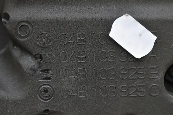 Cubierta Superior Motor OEM 04B103925C Skoda Rapid image 7