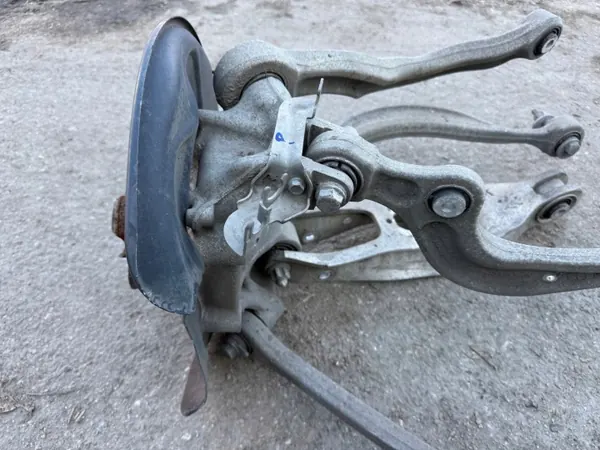 Audi Q7 4M achter rechter ophangarm OEM 26.02 image 7