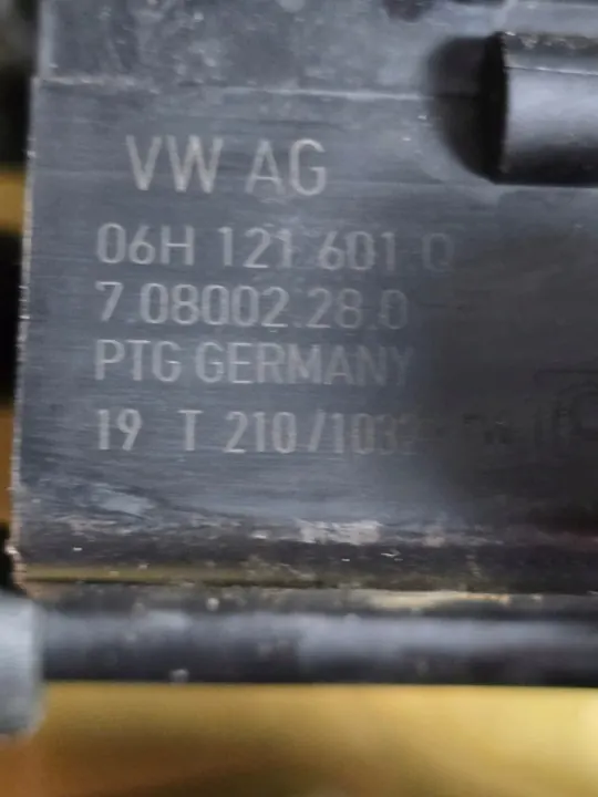 Audi A4 B9 2.0 TFSI waterpomp OEM 06H121601N image 3