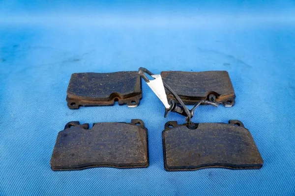 Voorste remschijven en blokken Audi A6 A7 4G0615301M 8R0698151AA image 10