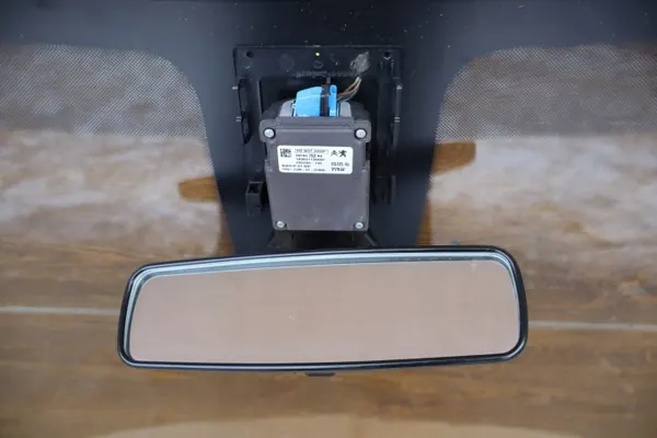 Pare-brise avant Citroen C3 III OEM avec capteur 2022 image 3