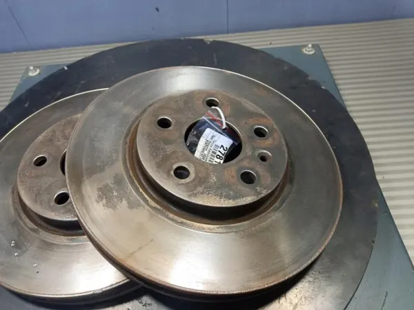 Disques de frein avant OEM Wrakowisko-27817- pour Opel Insignia image 3