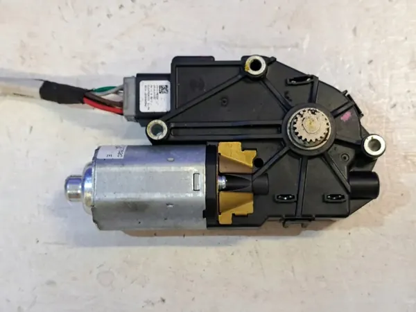 Lincoln Navigator 2011 schuifdakmotor OEM B9320656C image 4