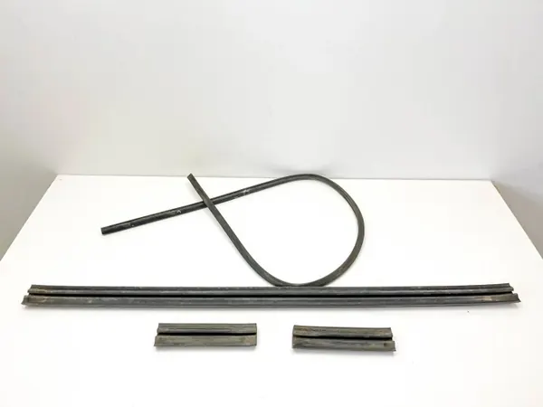Mercedes-Benz SL R107 voorbumper OEM A1168850621 image 5