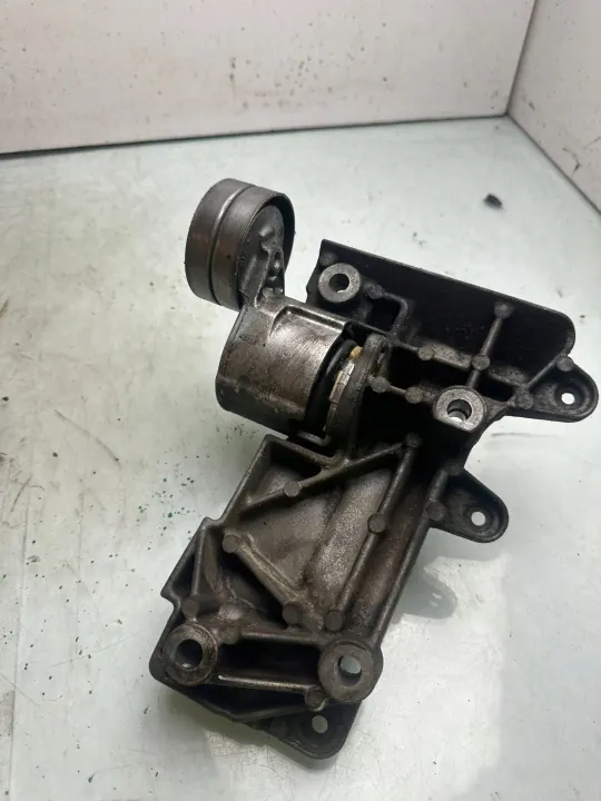 Renault OE Cubierta Distribución OEM 17000001 - Usado image 4