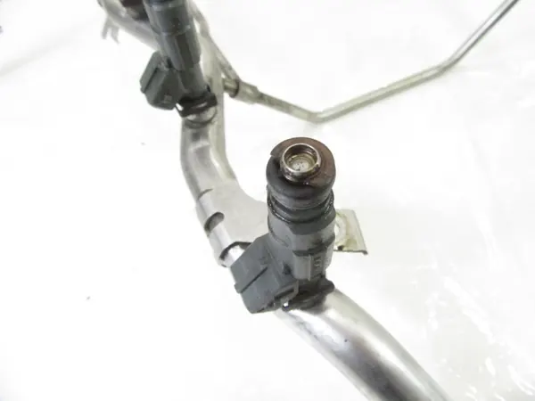 Carril de inyección OEM 1437443 para BMW M62 4.4L V8 image 10