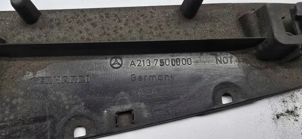 OEM A2137500000 Garniture de Hayon Mercedes Classe E image 5