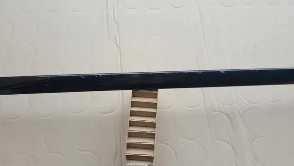 VW Touareg 760 Etupuskuri Spoileri Musta 760853245C image 3