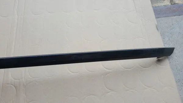 VW Touareg 760 Etupuskuri Spoileri Musta 760853245C image 4