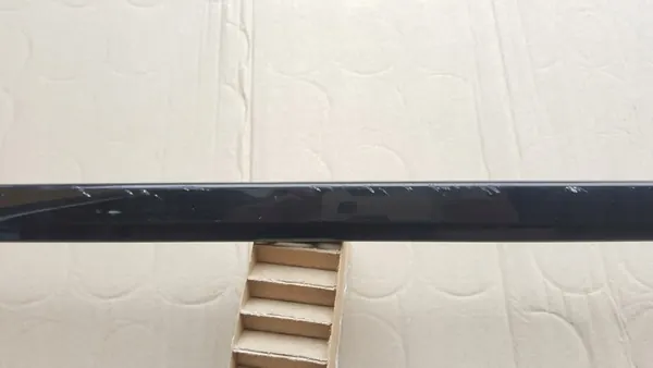 VW Touareg 760 Etupuskuri Spoileri Musta 760853245C image 5