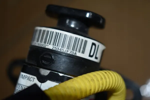 OEM 25345-JF70A Fecho do Capô Esquerdo Nissan GT-R R35 image 3