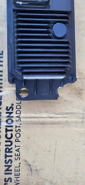 Cache radar avant OEM 22936085 pour Opel Insignia A image 3