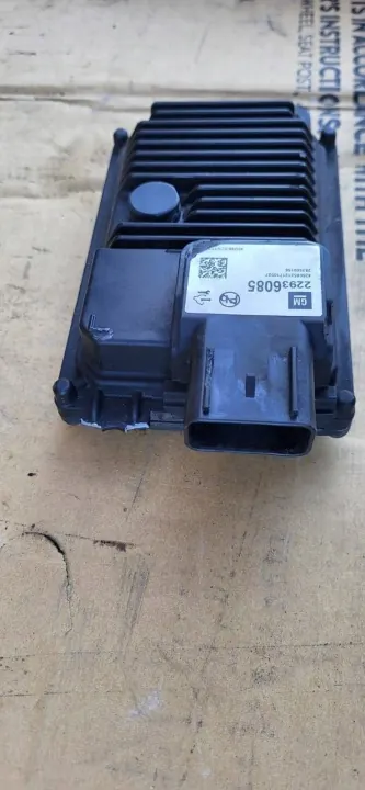 Cache radar avant OEM 22936085 pour Opel Insignia A image 4