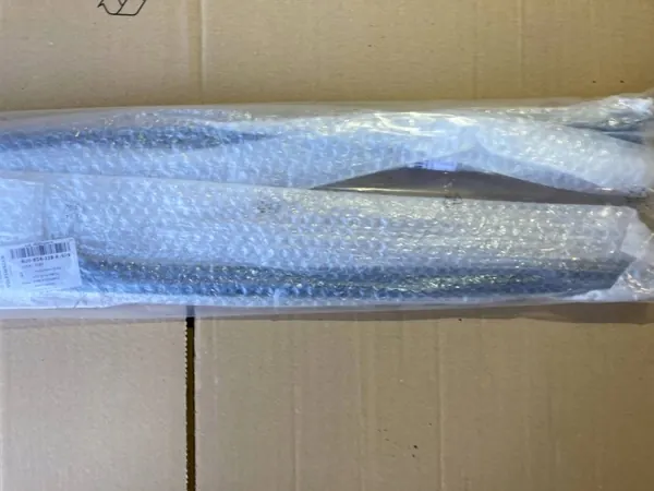 Joint de pare-brise avant droit OEM 8U0854328A Audi Q3 image 3