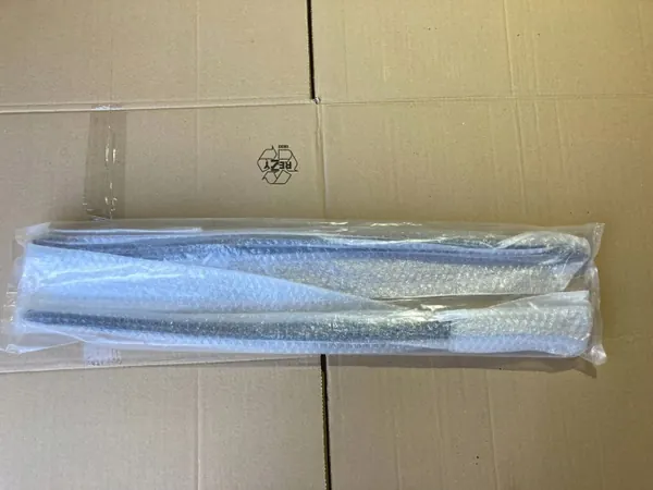 Joint de pare-brise avant droit OEM 8U0854328A Audi Q3 image 5