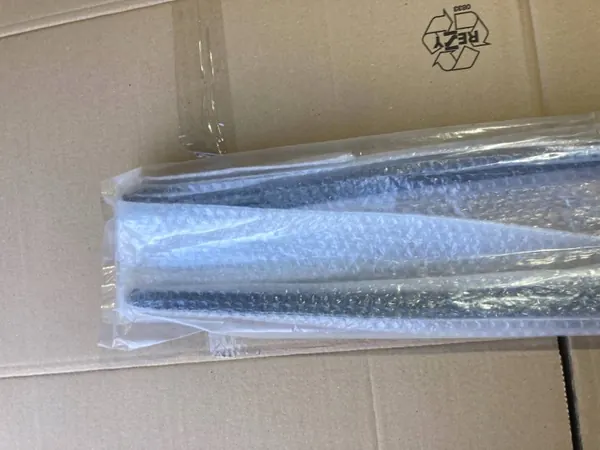 Joint de pare-brise avant droit OEM 8U0854328A Audi Q3 image 7