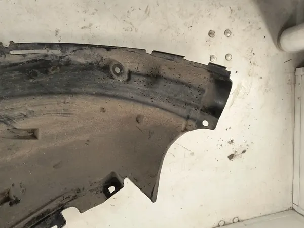 Renault Captur I Front Left Wheel Arch 638452323R image 3