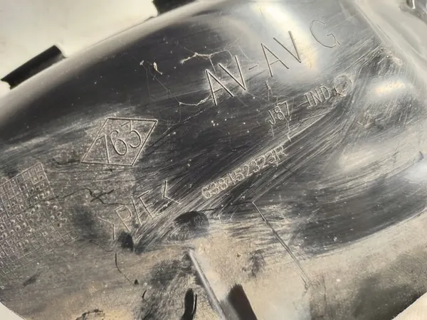 Renault Captur I Front Left Wheel Arch 638452323R image 7