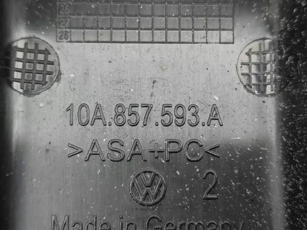 Volkswagen ID.3 2021 Innerspegelhölje OEM 10A857593A image 8