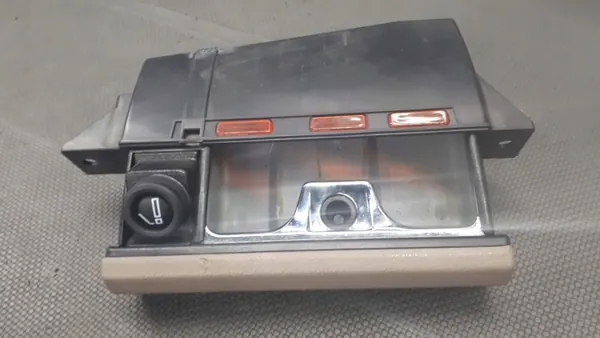 BMW Aschenbecher OEM 511619089102 für E34 - Gebraucht image 10