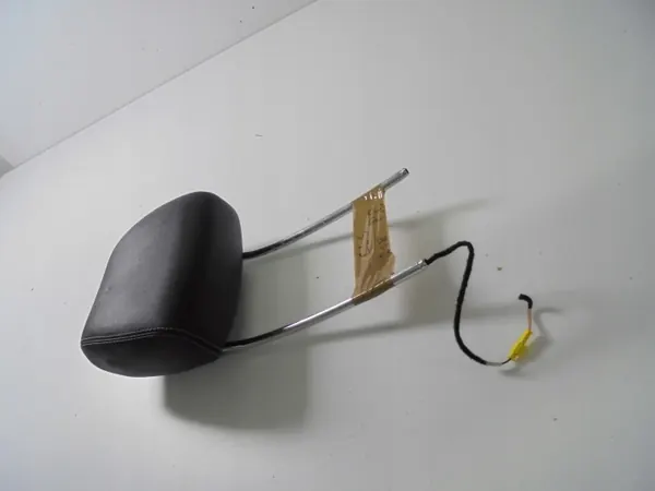 Oikea etupääntuki OEM ZAGŁÓWEK PRAWY PRZÓD MERCEDES CLS W218 image 2