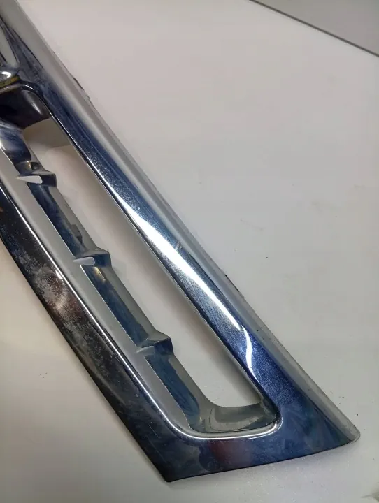 Dacia OE 620780003R Grille - État Utilisé image 10