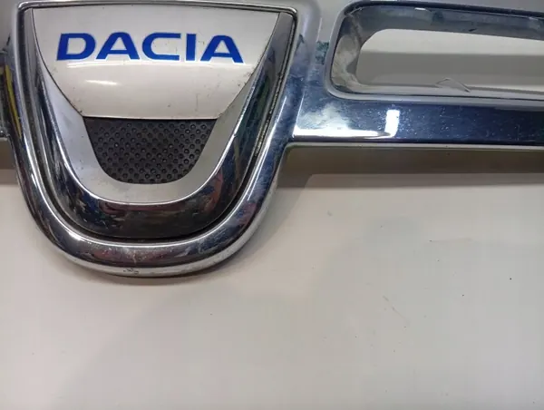 Dacia OE 620780003R Grille - État Utilisé image 3