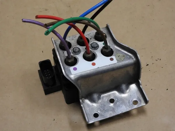 Distributeur Pneumatique Audi OE OEM 15152400052 image 2