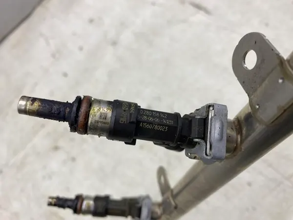 RAIL DE CARBURANT MERCEDES W219 W211 6.3 AMG A1560701695 image 4