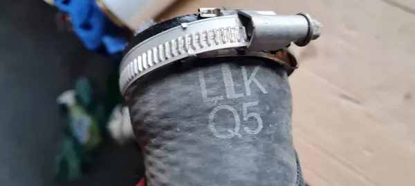 Audi Q5 Intercooler Schlauch 2.0 TDI 8R0145790G image 10