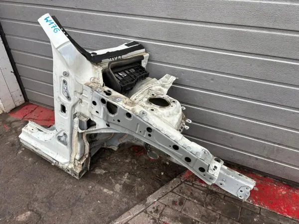 Painel lateral direito dianteiro Mercedes W176 OEM IG AUTO image 3