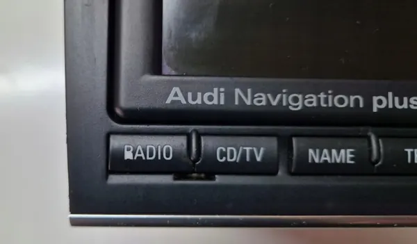 Radio Navigation Audi OEM 8E0035192K 2DIN avec Code image 3