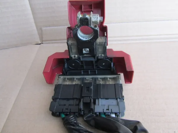 OEM akunapääte Nissan Micra K13:lle image 6