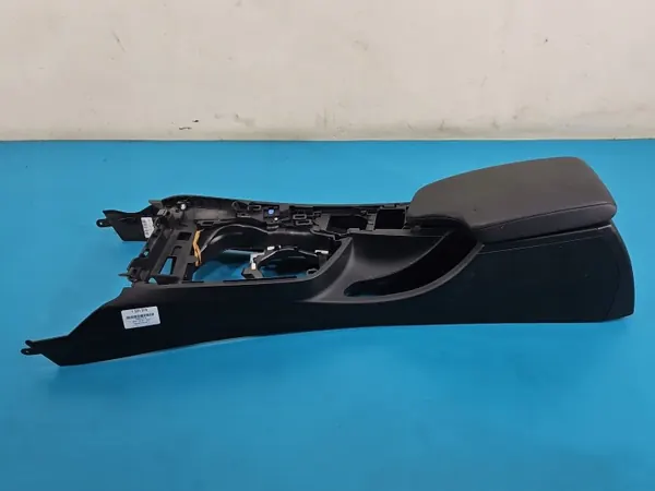 Accoudoir OEM 9207357 pour BMW F30 2011-2015 image 2